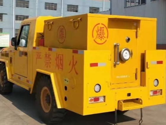 甘孜凯龙爆破器材运输车：保障爆破任务的安全运行